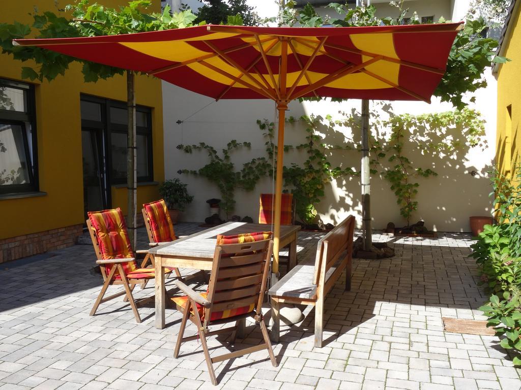 Fewo Mit 2 Schlafzimmern, Wohnkueche, Terrasse Bonn Exterior photo